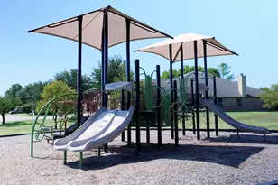 1305 Monticello Dr, Burleson, TX 76028 - Photo 19