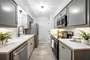 1008 Forest Creek St, Benbrook, TX 76126 - Photo 9