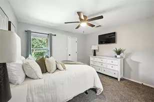 1008 Forest Creek St, Benbrook, TX 76126 - Photo 5