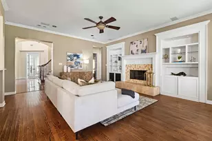 2070 Azalea Trail, Irving, TX 75063 - Photo 11