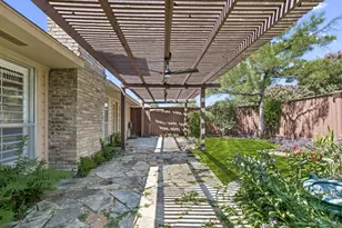 6005 Daven Oaks Dr, Dallas, TX 75248 - Photo 33