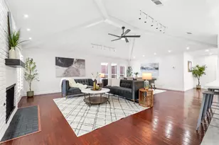 6005 Daven Oaks Dr, Dallas, TX 75248 - Photo 13