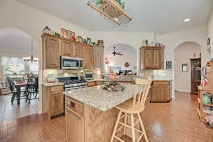 11016 Castle Oak Ln W, Fort Worth, TX 76108 - Photo 5