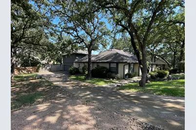 2201 Adams Drive, Arlington, TX 76011 - Photo 3