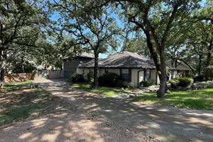 2201 Adams Dr, Arlington, TX 76011 - Photo 3