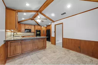 2201 Adams Drive, Arlington, TX 76011 - Photo 17