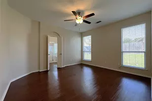 5009 Royal Burgess Dr, Fort Worth, TX 76135 - Photo 11