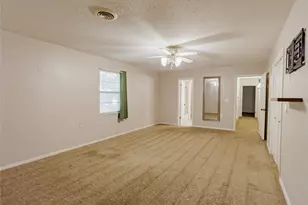1103 Miller St, Bowie, TX 76230 - Photo 21