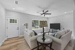 528 Schieme St, River Oaks, TX 76114 - Photo 7