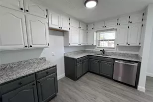 2608 Roseland St, Fort Worth, TX 76103 - Photo 9