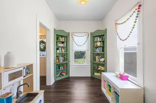 811 N Gaines St, Ennis, TX 75119 - Photo 13