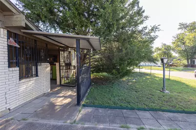 809 Lomo Street, Fort Worth, TX 76110 - Photo 3