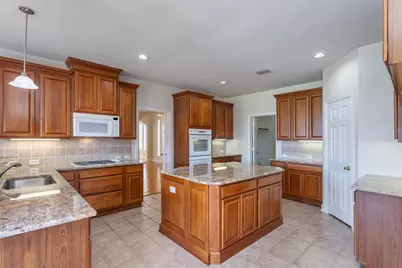 1305 Canyon Creek Drive, McKinney, TX 75072 - Photo 11