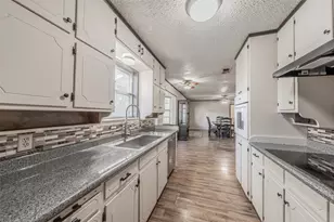 756 NW Wood St, Burleson, TX 76028 - Photo 13