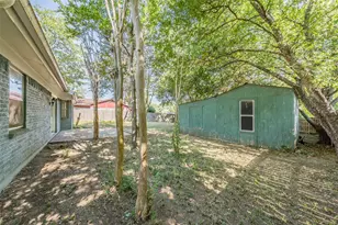 756 NW Wood St, Burleson, TX 76028 - Photo 37