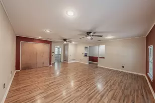 756 NW Wood St, Burleson, TX 76028 - Photo 5