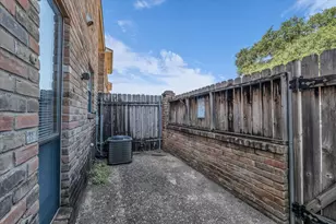 1365 S 11th St, Waco, TX 76706 - Photo 19