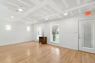 725 Red Oak Ln, Weatherford, TX 76086 - Photo 9