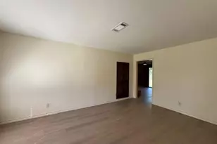 324 Oakwood Cir, Shady Shores, TX 76208 - Photo 3