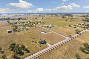 127 Pleasant View Dr, Bridgeport, TX 76426 - Photo 9