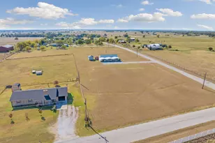 127 Pleasant View Dr, Bridgeport, TX 76426 - Photo 17