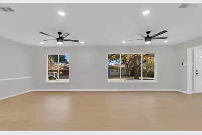 4815 Kelman Street, Dallas, TX 75214 - Photo 11