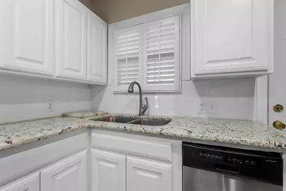 4209 Curzon Avenue, Fort Worth, TX 76107 - Photo 13