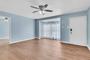 212 Mountain View Dr, Azle, TX 76020 - Photo 3