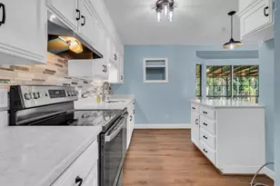 212 Mountain View Dr, Azle, TX 76020 - Photo 7