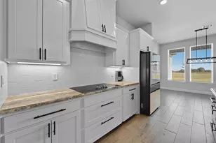 252 Harvard Ln, Springtown, TX 76082 - Photo 5