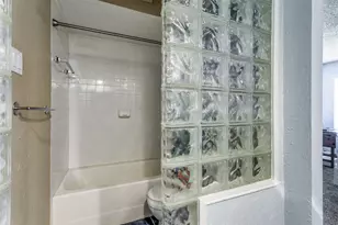 829 Creekside Dr, Lewisville, TX 75067 - Photo 9