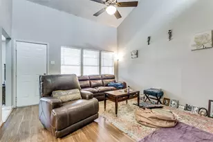 829 Creekside Dr, Lewisville, TX 75067 - Photo 5