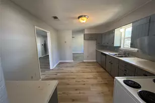 402 N Hughes St, Howe, TX 75459 - Photo 17