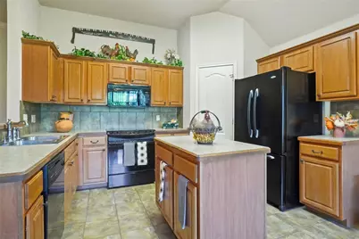 177 Lost Oak Drive, Azle, TX 76020 - Photo 11