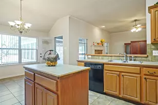 177 Lost Oak Dr, Azle, TX 76020 - Photo 9