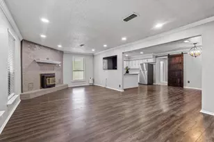 176 Blue Creek Cir, Sherman, TX 75090 - Photo 3