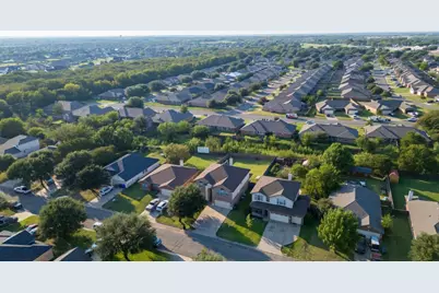 10165 China Creek Drive, Waco, TX 76708 - Photo 3