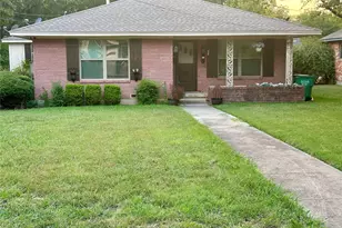 921 & 923 S Rusk St, Gainesville, TX 76240 - Photo 1