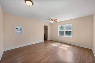 1038 E Maddox Ave, Fort Worth, TX 76104 - Photo 13