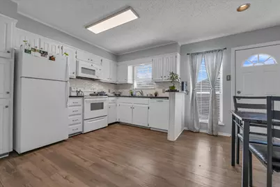 1349 S 11th Street, Waco, TX 76706 - Photo 3