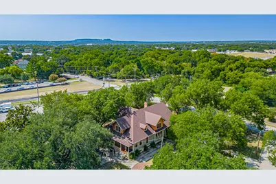 616 Thorp Spring Road, Granbury, TX 76048 - Photo 37