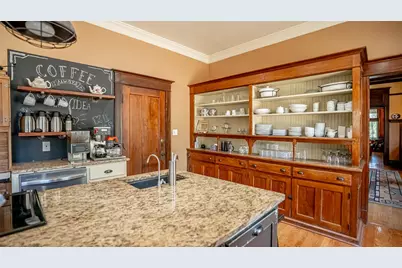 616 Thorp Spring Road, Granbury, TX 76048 - Photo 11