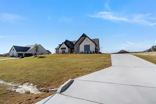 808 Westover Dr, Van Alstyne, TX 75495 - Photo 5