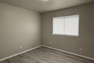 1435 N Bluegrove Rd, Dallas, TX 75134 - Photo 15