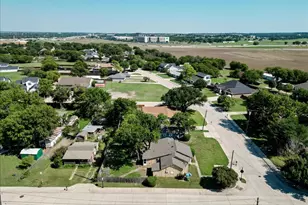 401 Main St, Roanoke, TX 76262 - Photo 3