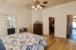 10820 Middleglen Rd, Fort Worth, TX 76052 - Photo 9