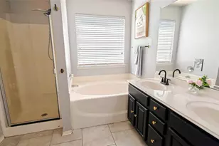 10820 Middleglen Rd, Fort Worth, TX 76052 - Photo 15