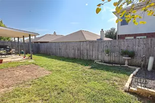 10820 Middleglen Rd, Fort Worth, TX 76052 - Photo 23