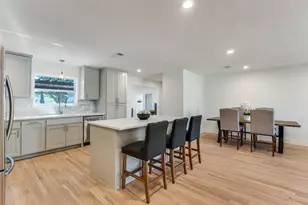 3078 Newcastle Dr, Dallas, TX 75220 - Photo 7