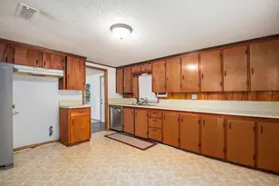 720 N Ave A, Springtown, TX 76082 - Photo 7